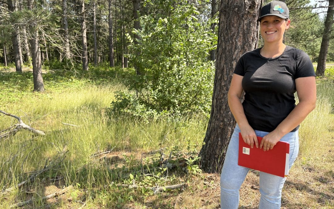 Firefighters Talk of ‘Protecting Structures’ Near BWCA, She Helps In Advance